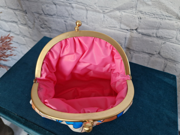 Kleine Kosmetiktasche mit Chlipverschluß in Retrodesign - Image 2