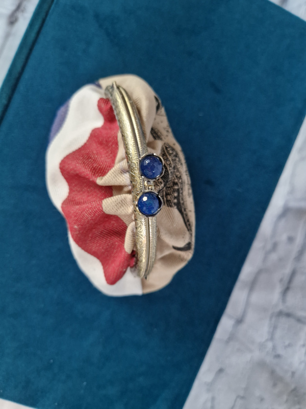 Kleine Kosmetiktasche mit Chlipverschluß im Retrodesign - Image 2