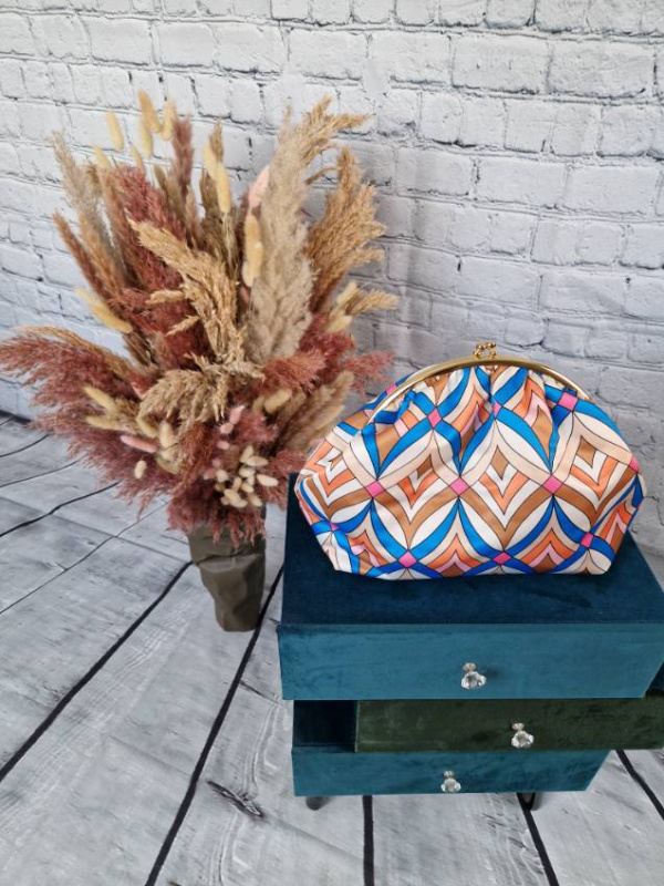 Große Kosmetiktasche mit Chlip im Retrodesign