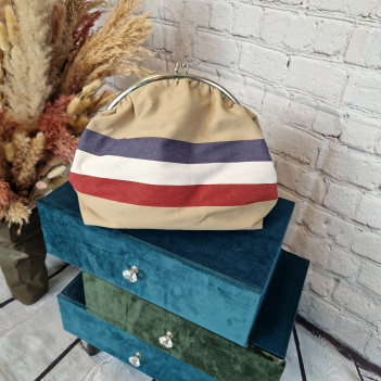 Große Kosmetiktasche mit Chlipverschluß im Retrodesign