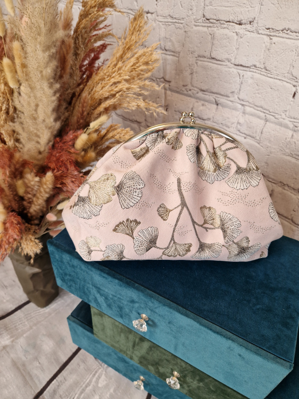Große Kosmetiktasche mit Chlipverschluß im Retrodesign