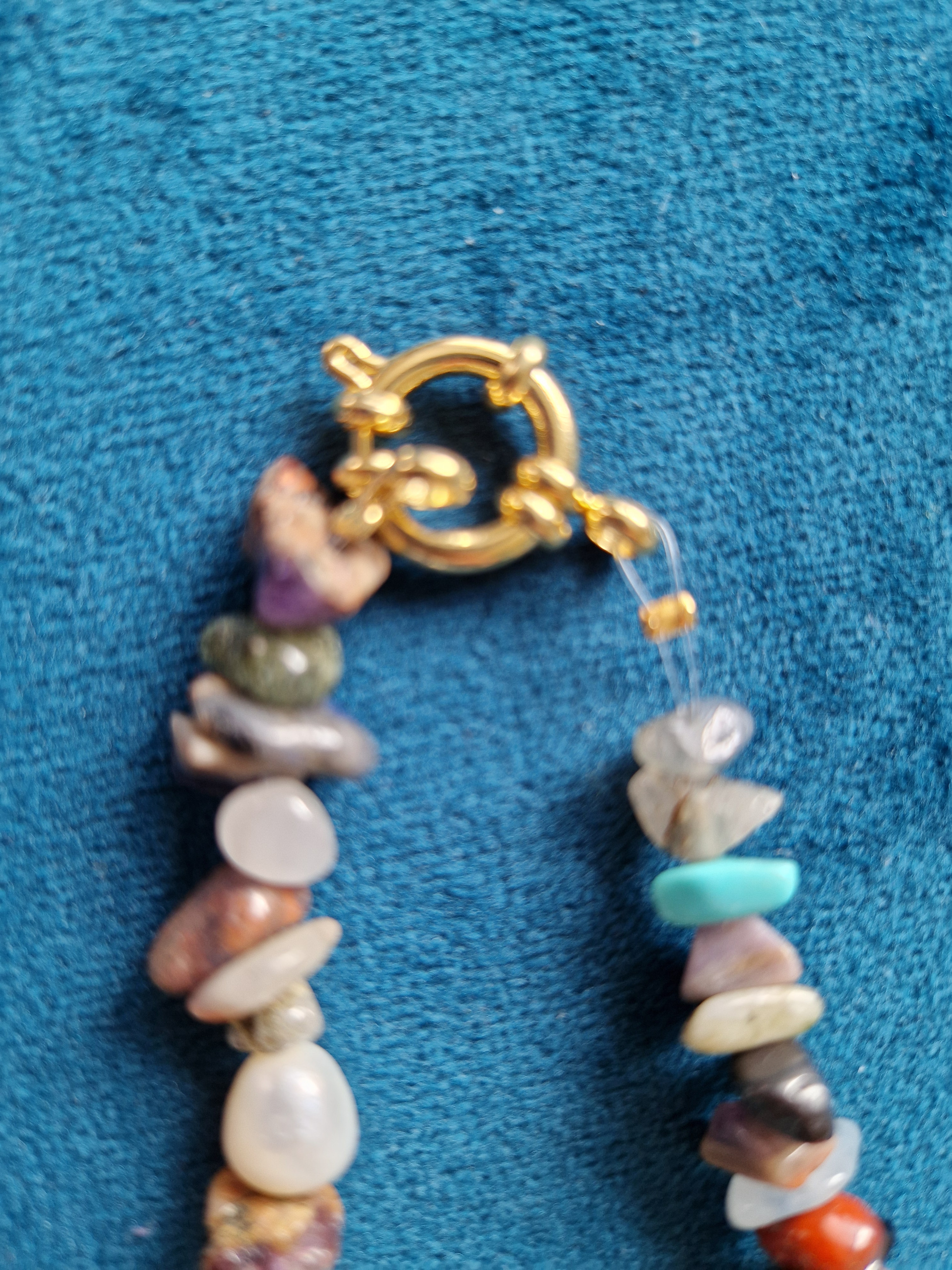 Kette aus Edelsteinmix – Bild 2